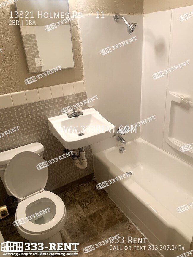 Building Photo - 13821 Holmes Rd