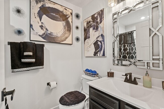 Building Photo - 324 Golan Cir