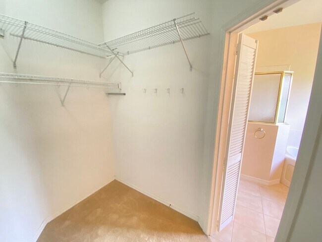 Building Photo - Amazing Solivita 2B/2B, open kitchen to fa...
