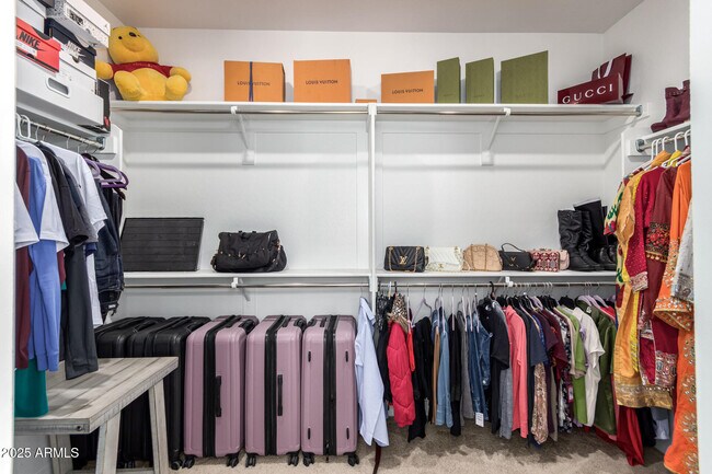 Building Photo - 5747 S Labelle