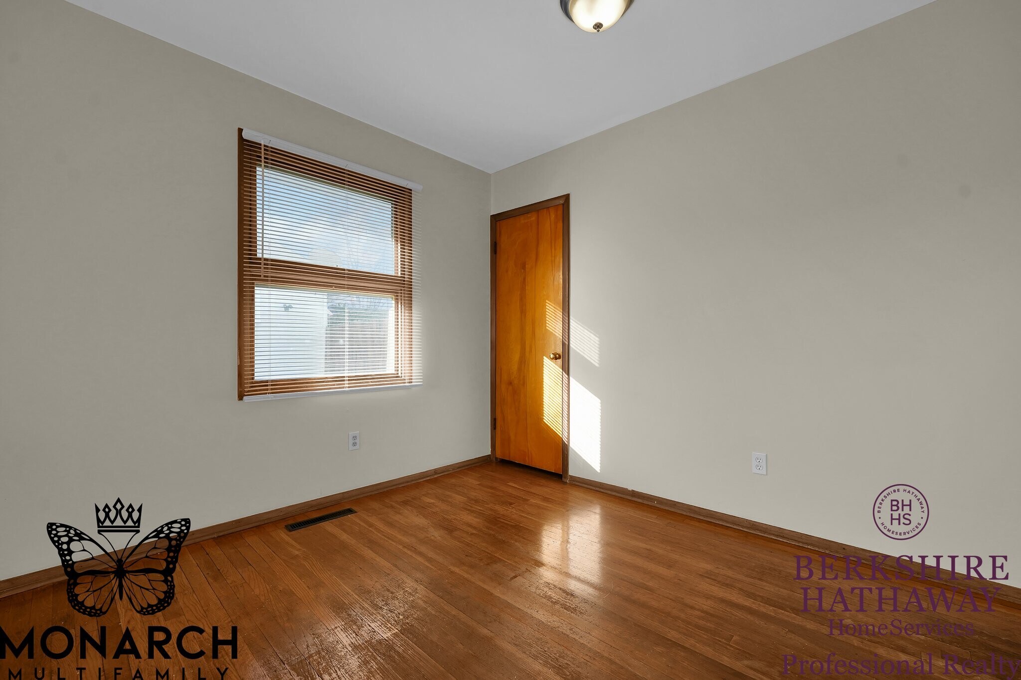 Building Photo - 995 Wiltshire Rd