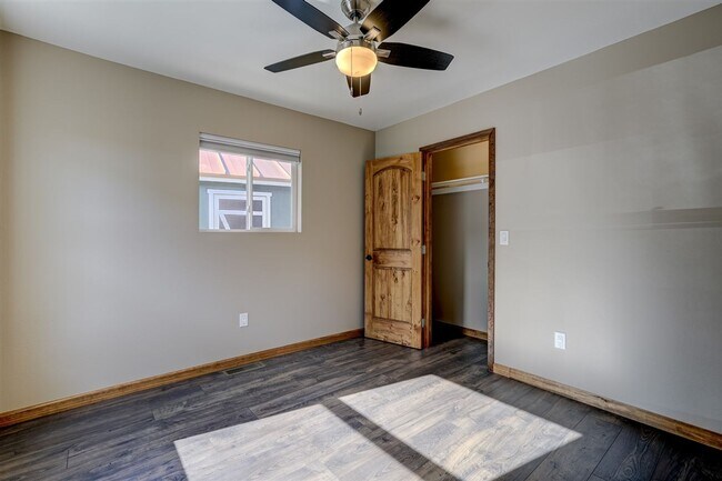 Building Photo - Newly Remodeled 2 Bed, 1 Bath + a Den  Home at The Base of Thumb Butte!