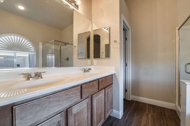 Building Photo - Charming Home with 2 Primary Bedrooms with...