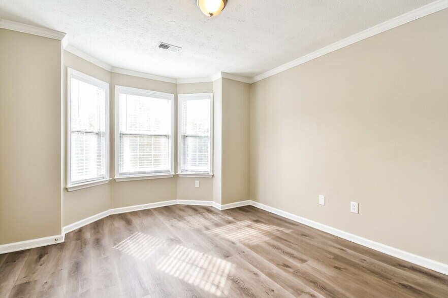 Building Photo - 4970 Promenade Dr SW