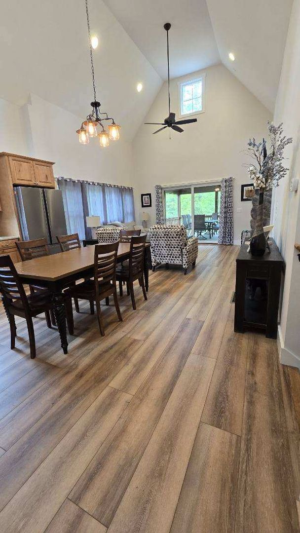 Building Photo - Modern 3BR/2BA Home in Prestigious Neighbo...