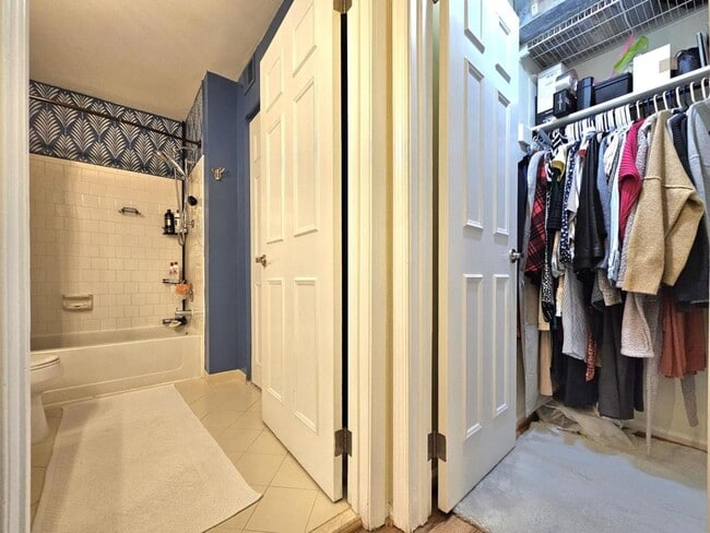 Building Photo - 7758 New Providence Dr