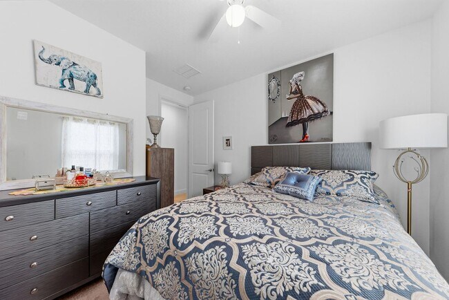 Building Photo - 479 Kingbird Dr