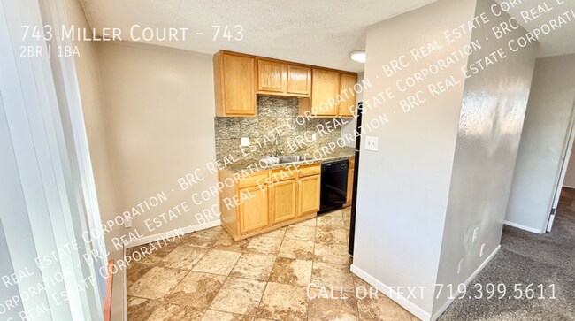 Building Photo - 743 Miller Ct