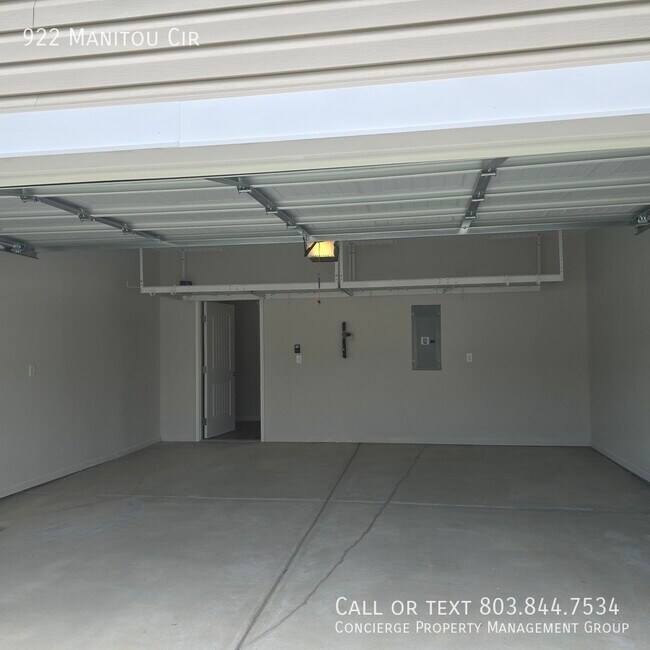 Building Photo - 922 Manitou Cir