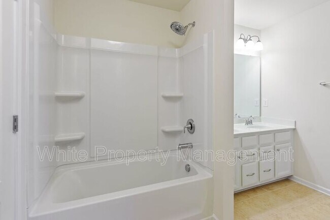 Building Photo - 5022 Mockernut Ln
