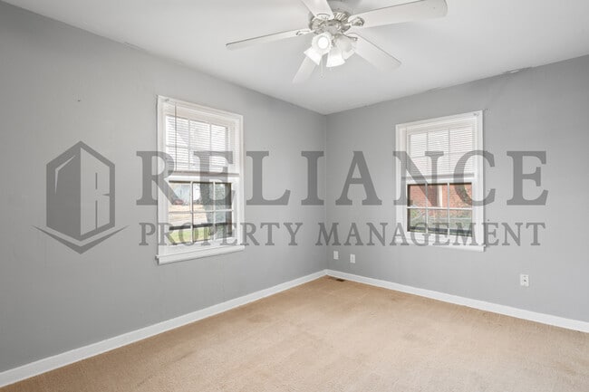 Building Photo - 3627 E 10th St N