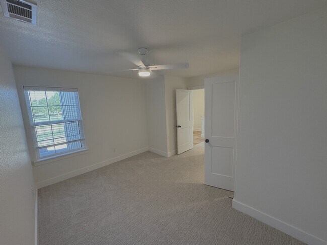 Building Photo - 522 Mercado St