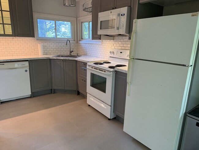 Building Photo - 413 S Revena Blvd
