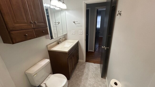 Building Photo - One Level House in Madison Heights