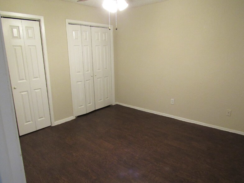 Building Photo - 1513 Santa Fe Dr