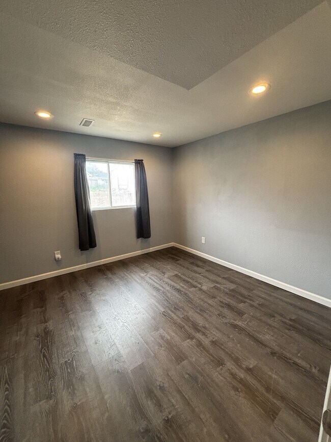 Building Photo - 4042 Powder View Cir