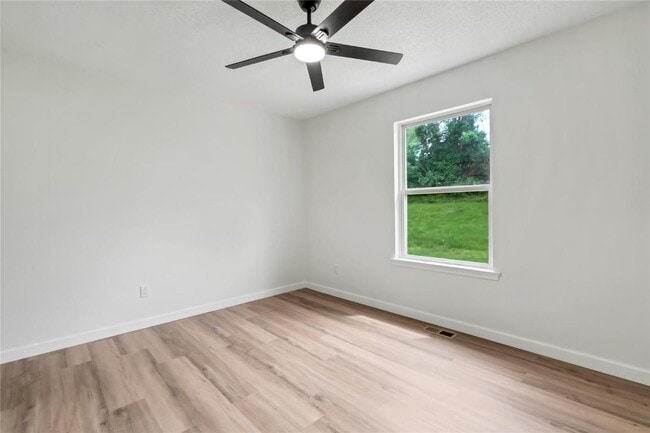 Building Photo - 802 Notre Dame Dr