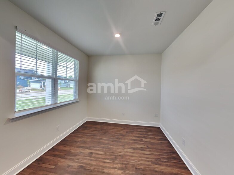 Building Photo - 5316 Virtue Ave