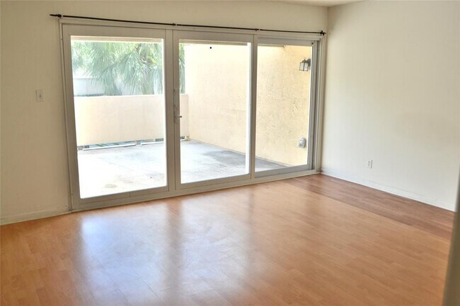 Building Photo - 8237 NW 8th Ct