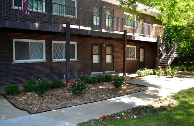 Building Photo - 570 Seegers Rd
