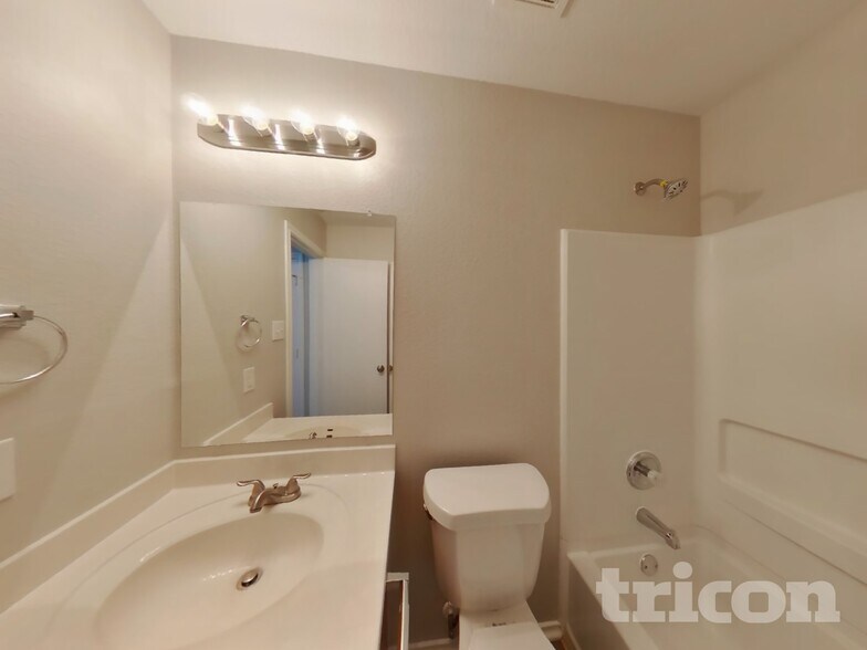 Building Photo - 8410 Stone Chase