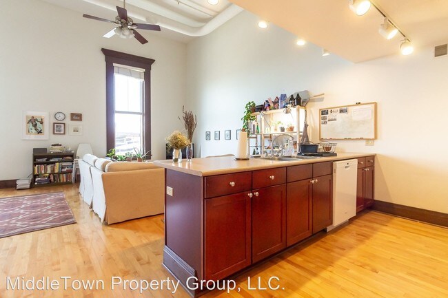 Building Photo - 120 S Walnut St