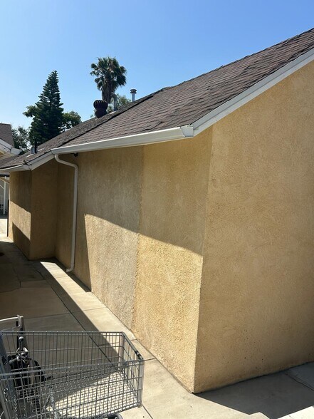 Building Photo - 839 E Santa Anita Ave