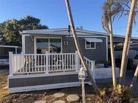 Building Photo - 8709 SW 15th St