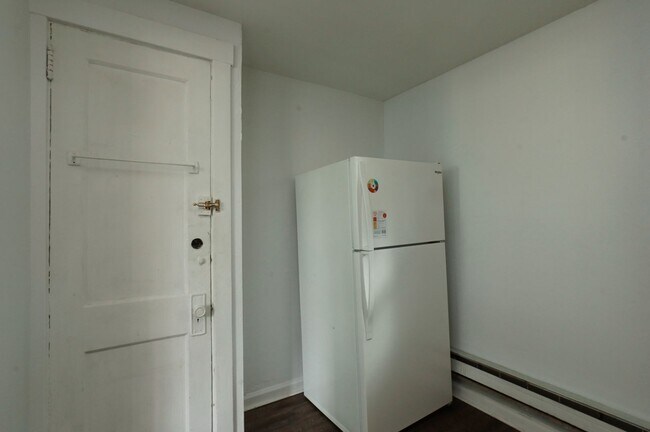 Building Photo - 2309 Tilbury Ave