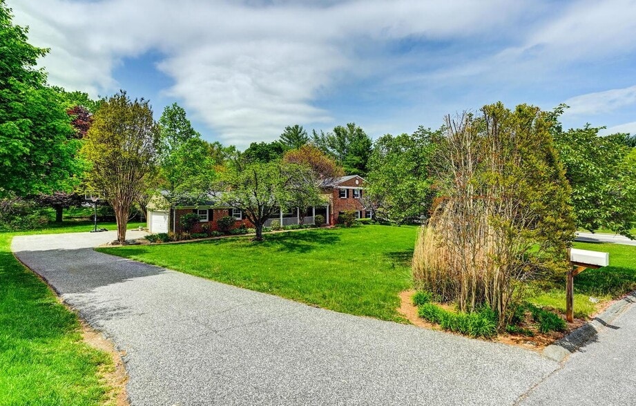 Building Photo - 206 Dunbeath Ct