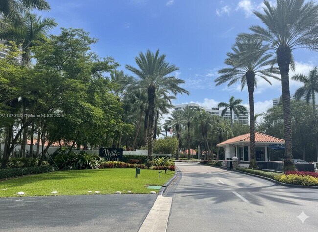 Building Photo - 3600 Mystic Pointe Dr