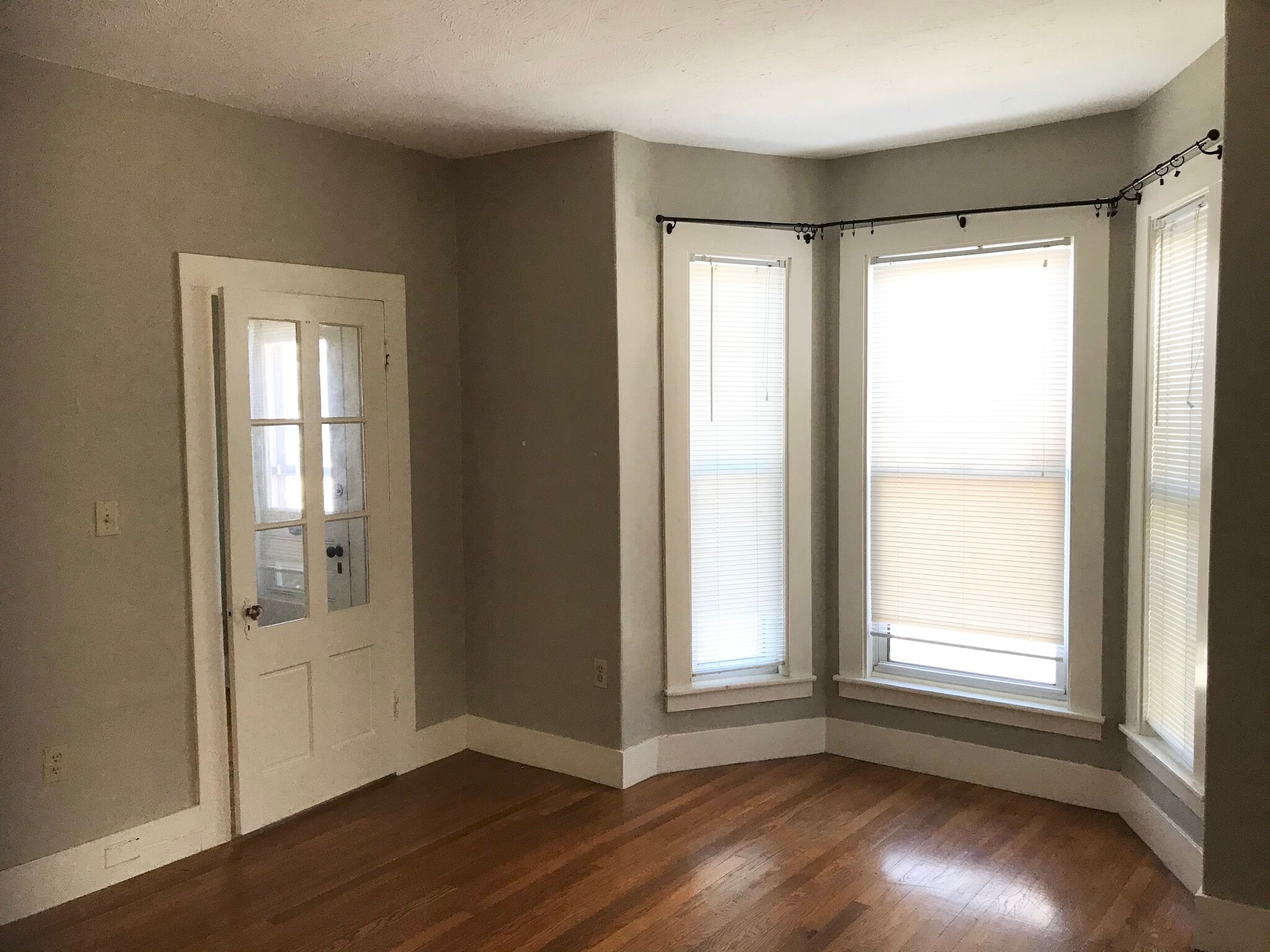 Building Photo - 8 Belmont St