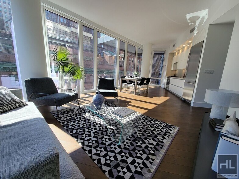 Building Photo - East 44th Street