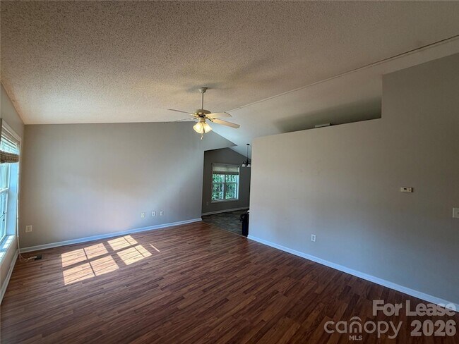 Building Photo - 375 Brookfield Dr