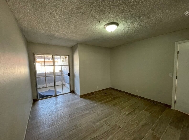 Building Photo - 2012 E 73rd St