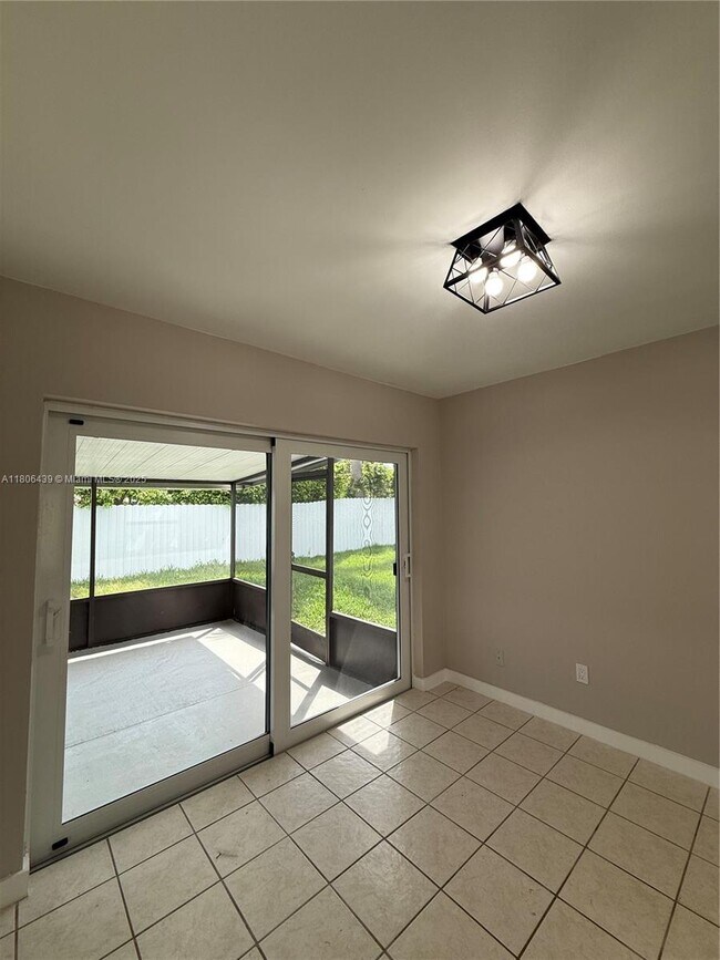 Building Photo - 19433 SW 103rd Ct
