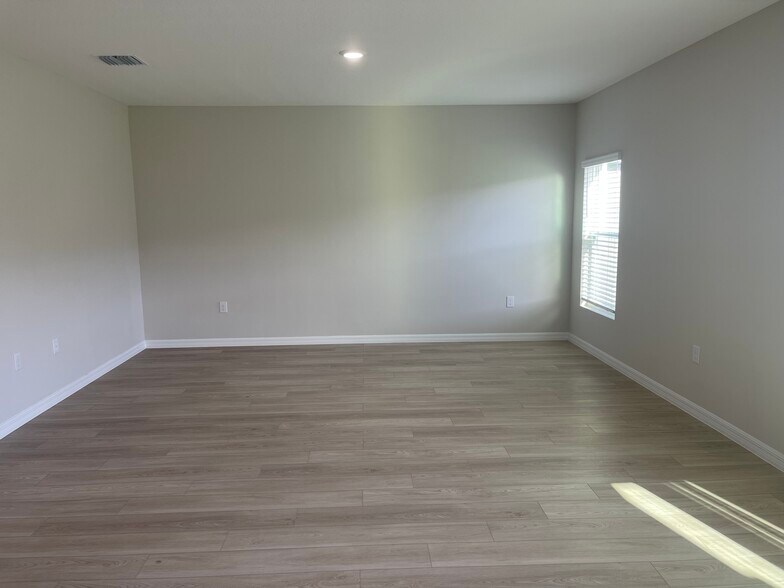 Building Photo - 14773 Summer Branch Dr