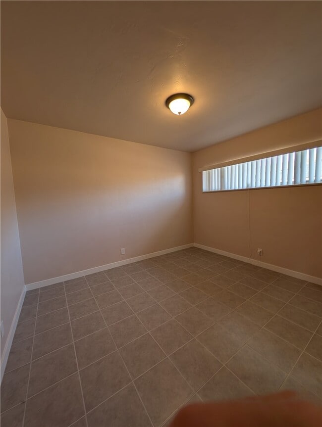 Building Photo - 379 N 3rd St