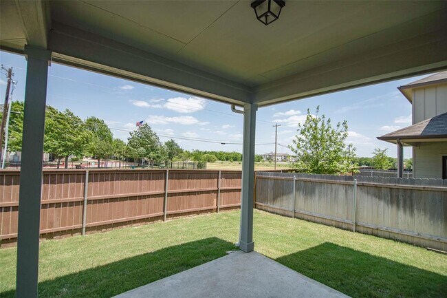 Building Photo - 3201 E College Park Dr