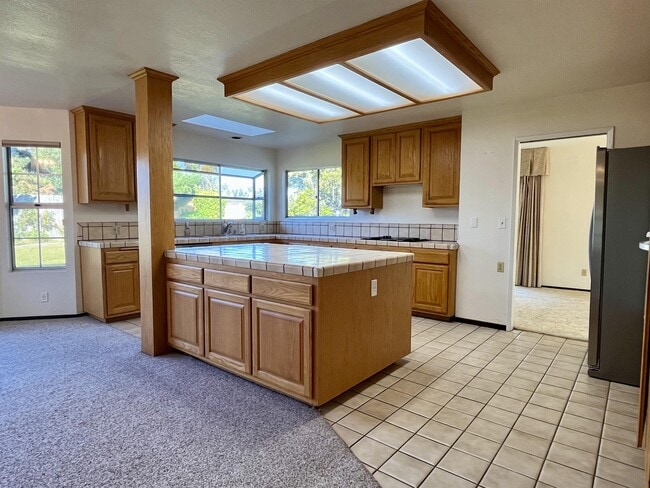 Building Photo - 3105 Blenkarne Dr