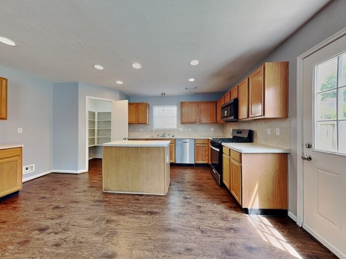 Building Photo - 29014 Fox Fountain Ln