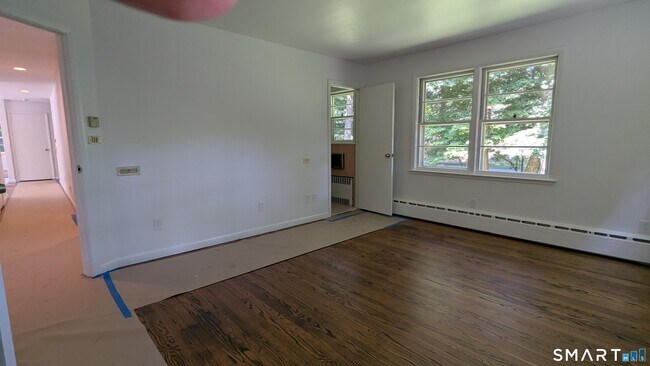 Building Photo - 1139 Brookside Dr