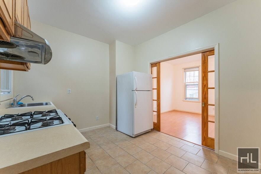 Building Photo - 41 STREET