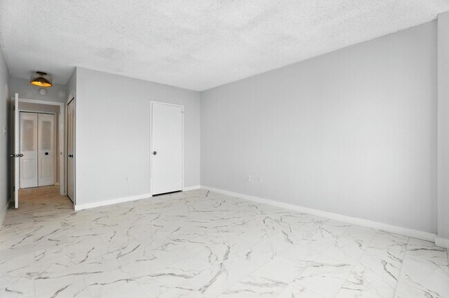 Building Photo - 3705 S George Mason Dr