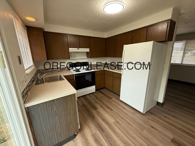 Building Photo - 1754 Rainbow Loop