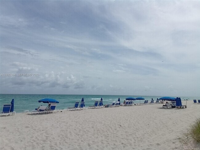 Building Photo - 9248 Collins Ave