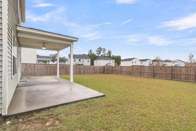 Building Photo - Quiet Comfort Near Cane Bay