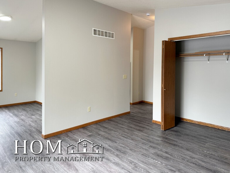 Building Photo - 320 E Lafayette St