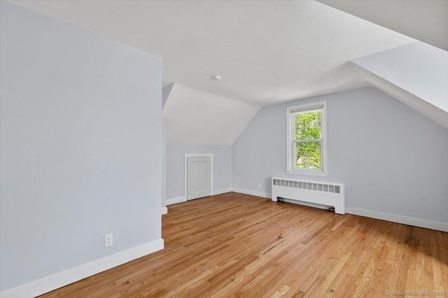 Building Photo - 119 Sunnyside Ct