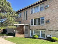 Building Photo - 8046 S Pulaski Rd